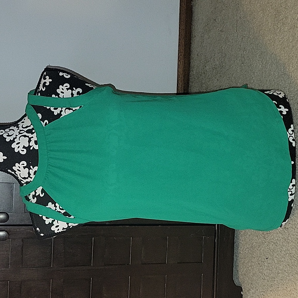 Express Green Keyhole Top